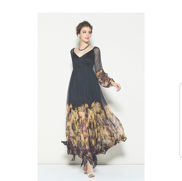 🌞HP 🌞Black and Gold Floral Pleated Maxi Dress - Picture 5 of 6